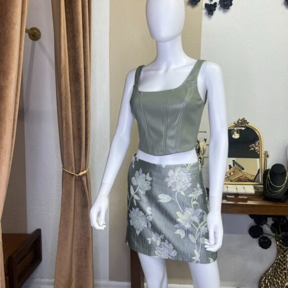 Val Crop Top - Picture 7 of 7